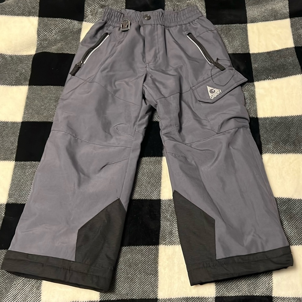 Gerry gray & black snowpants size XS 5/6